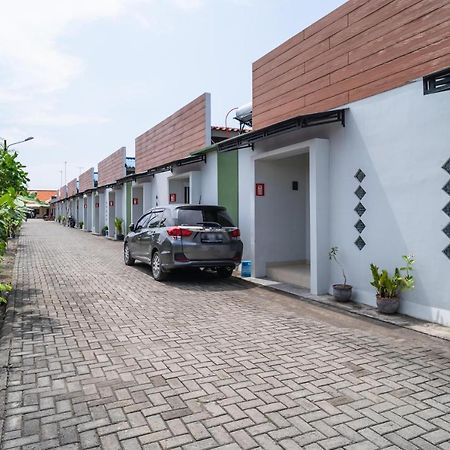 Koolkost Syariah Near Transmart Tegal Hotel Exterior photo