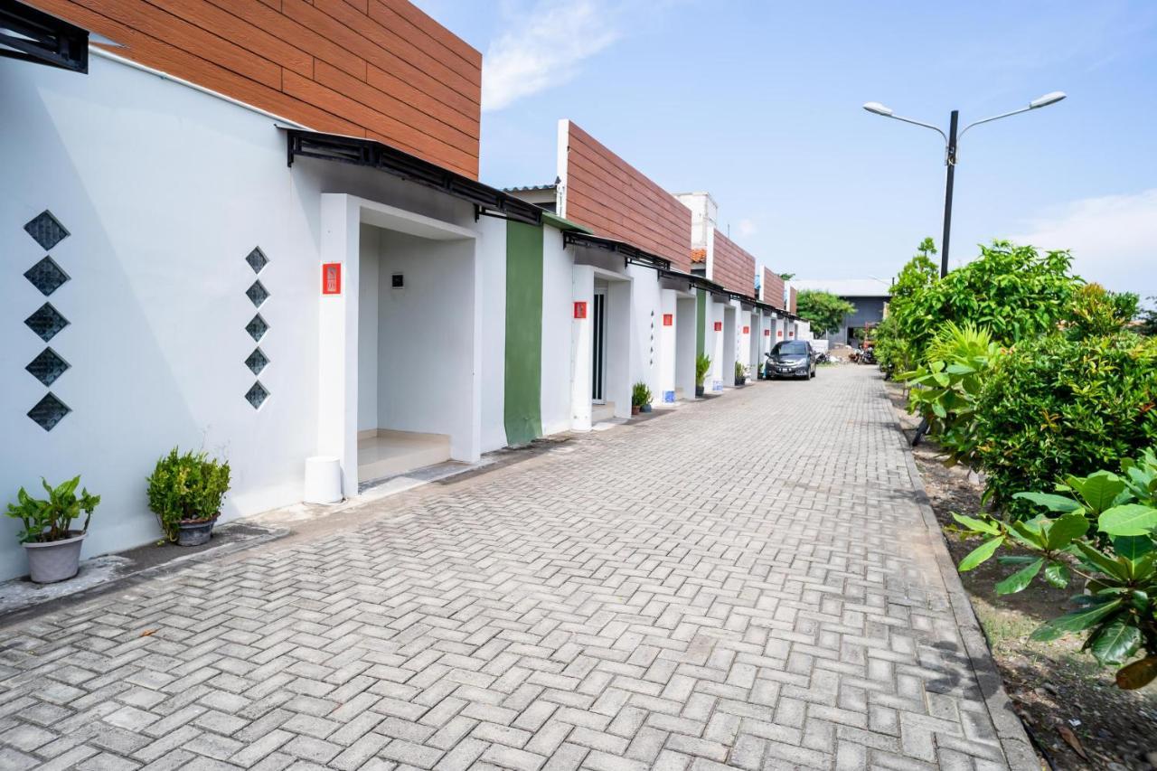 Koolkost Syariah Near Transmart Tegal Hotel Exterior photo