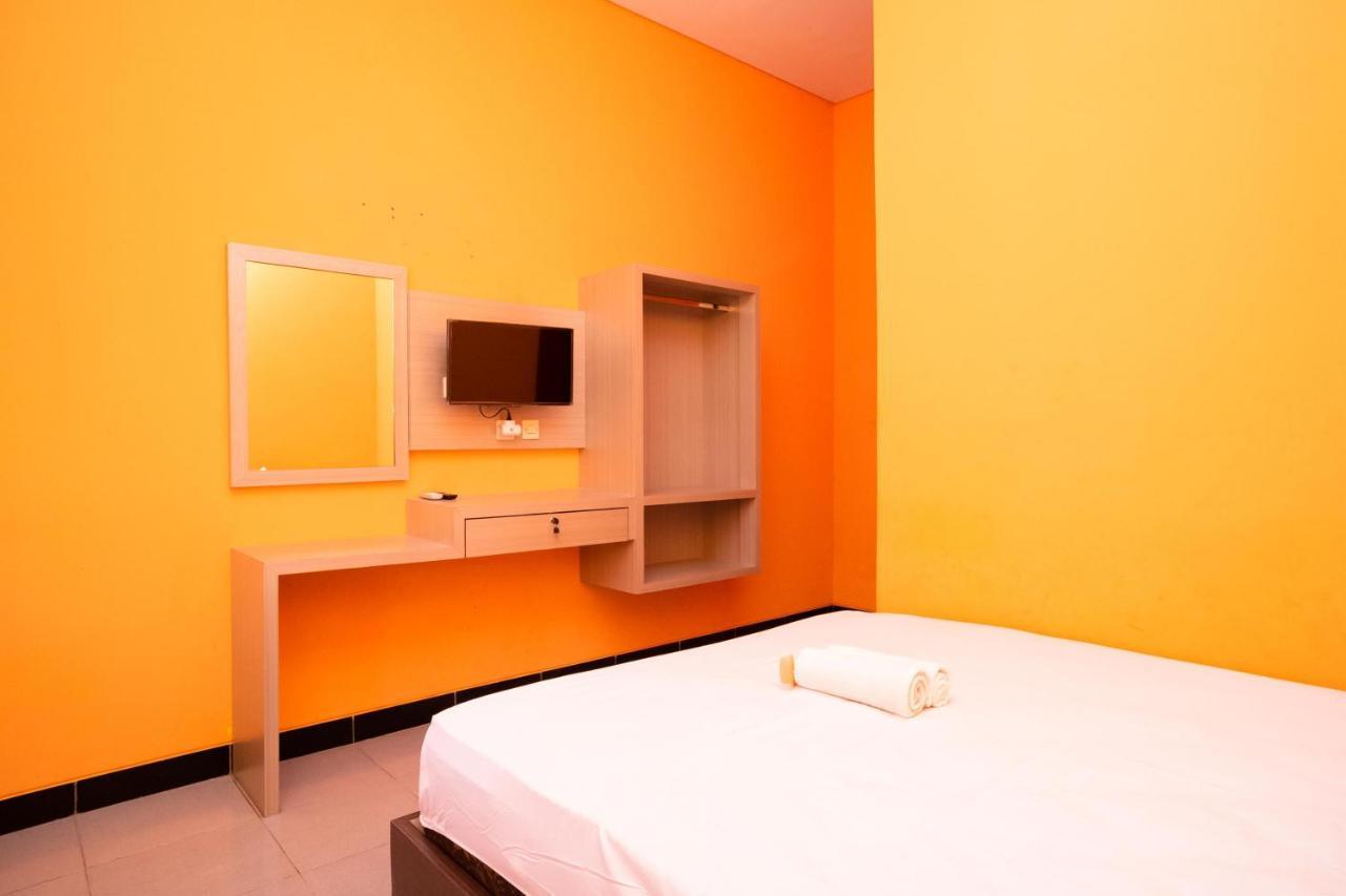 Koolkost Syariah Near Transmart Tegal Hotel Exterior photo